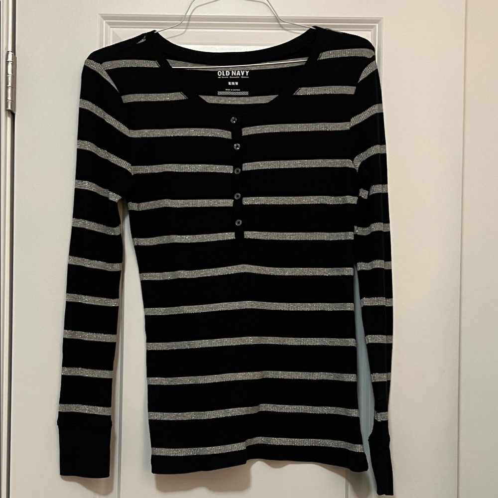 Old Navy Women's Black and Gray Striped Crew Neck Sweater
